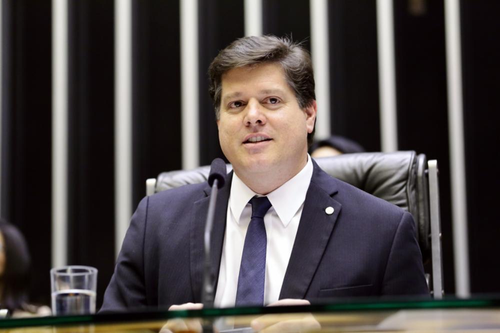 Presidente do MDB sugere que Luciano Bivar será opção de pré-candidato do União Brasil